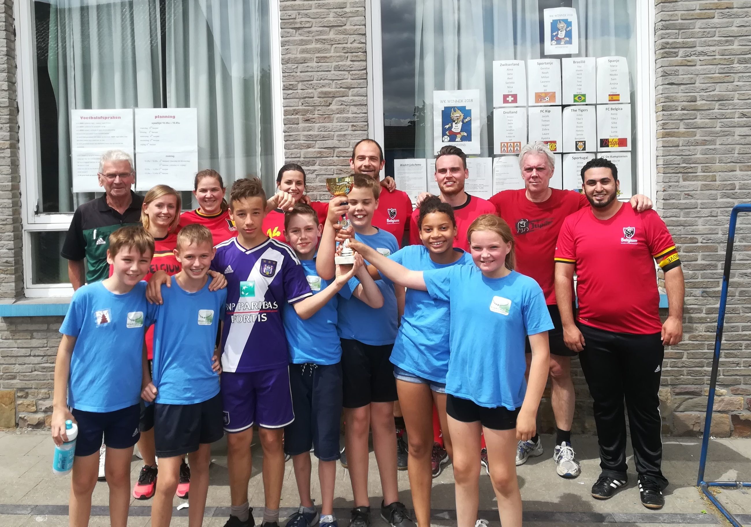 Leerlingen kloppen leerkrachten in finale WWC