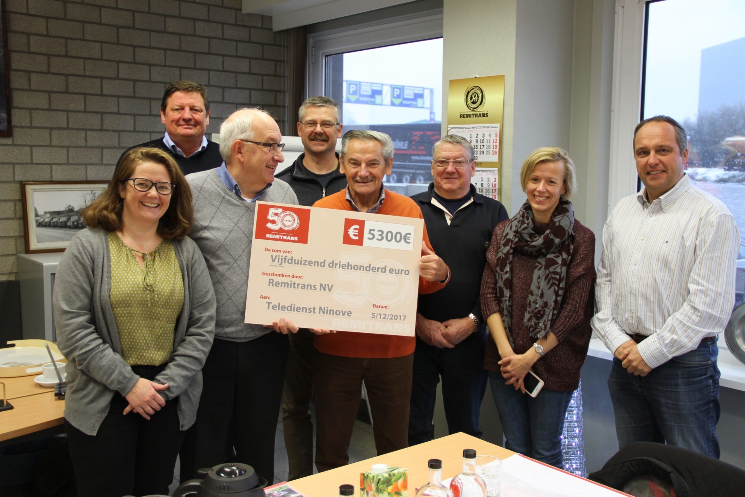 Remitrans schenkt cheque aan Teledienst Ninove
