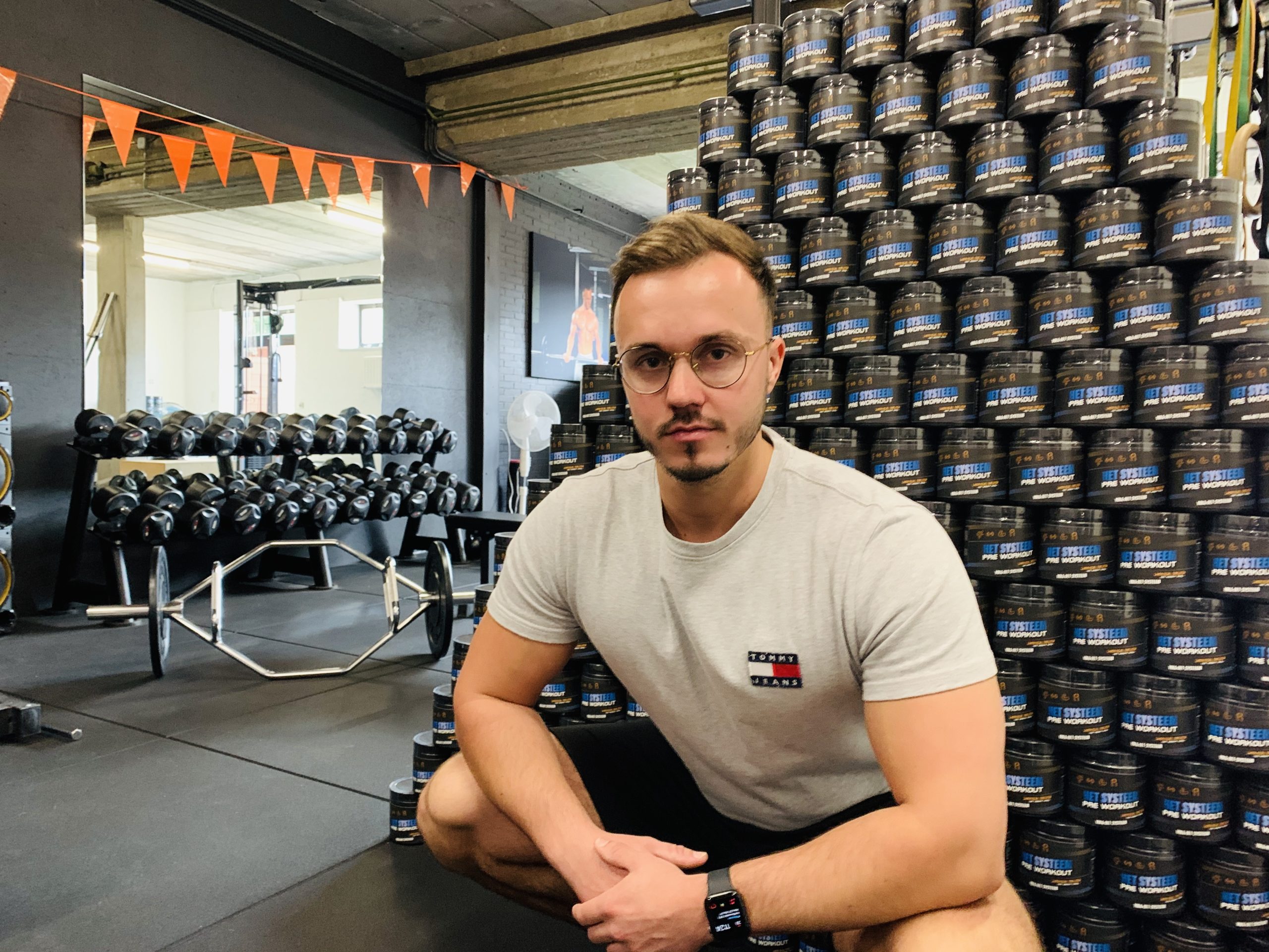 Jonas propageert ‘Het Systeem’