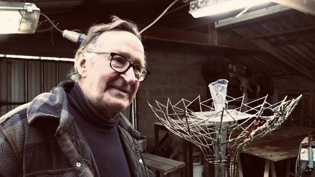 De algenboom: een installatie van metaal en glas