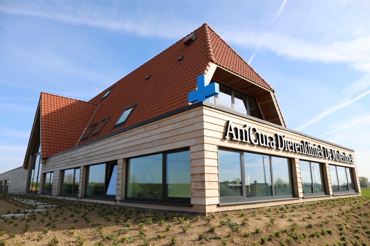 De Molenhoek: van dierenartsenpraktijk naar dierenkliniek