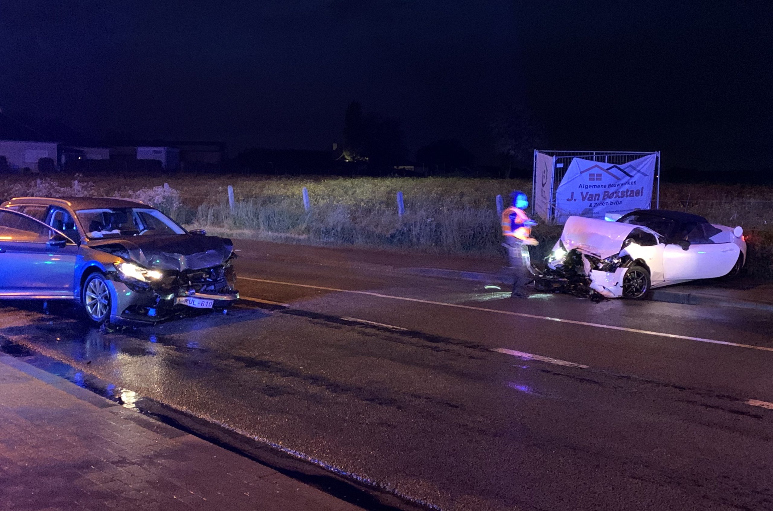 Vier gewonden na frontale botsing in Voorde