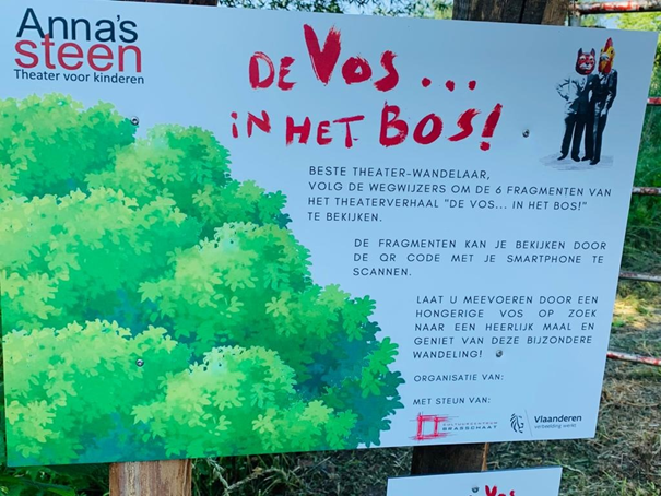 Wandel en ontdek de vos in het bos