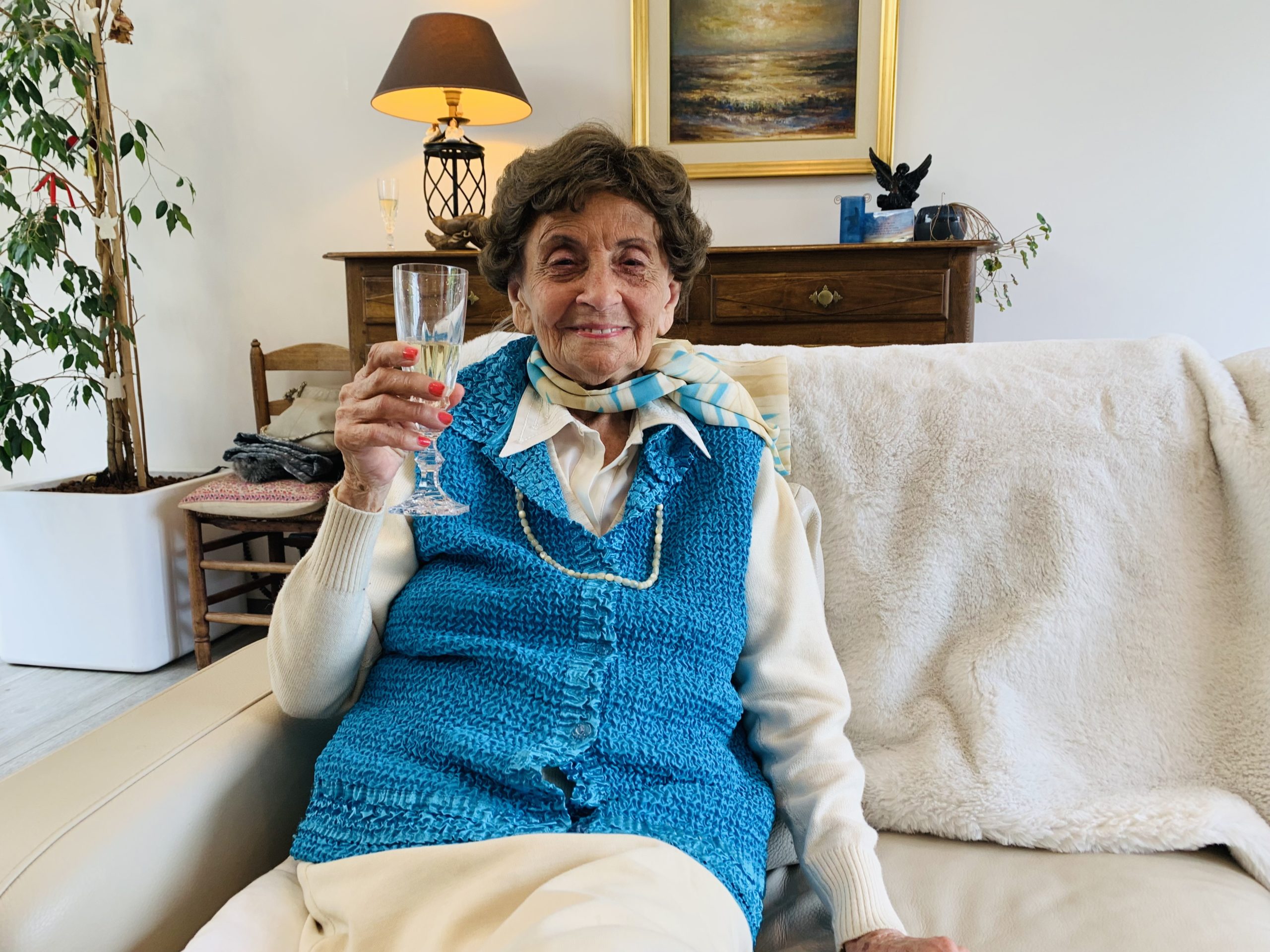 Honderdjarige Irena: “Probeer content te zijn in het leven”