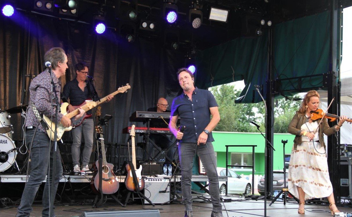 Zomerconcerten brachten toppers naar atletiekpiste