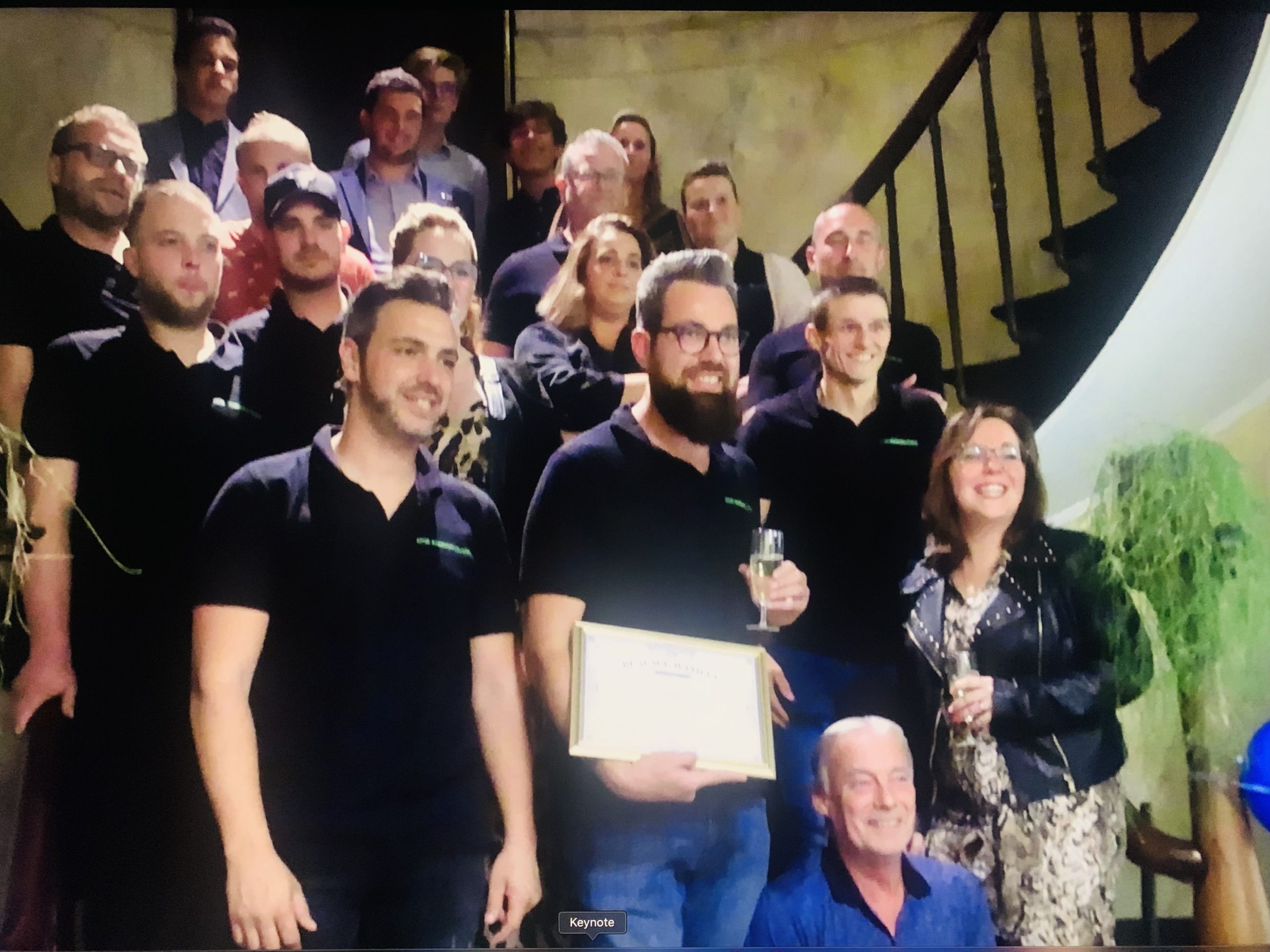 Enkaavee wint Blauwe Wimpel: “We zijn toch wel een beetje aangedaan.”