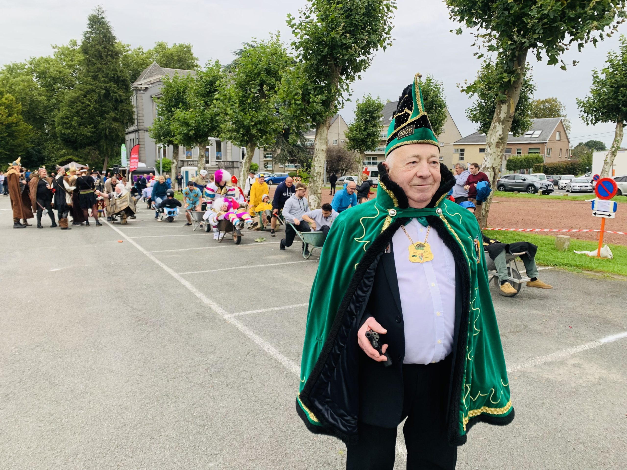 Kruiwagens laveerden op het Gemeenteplein