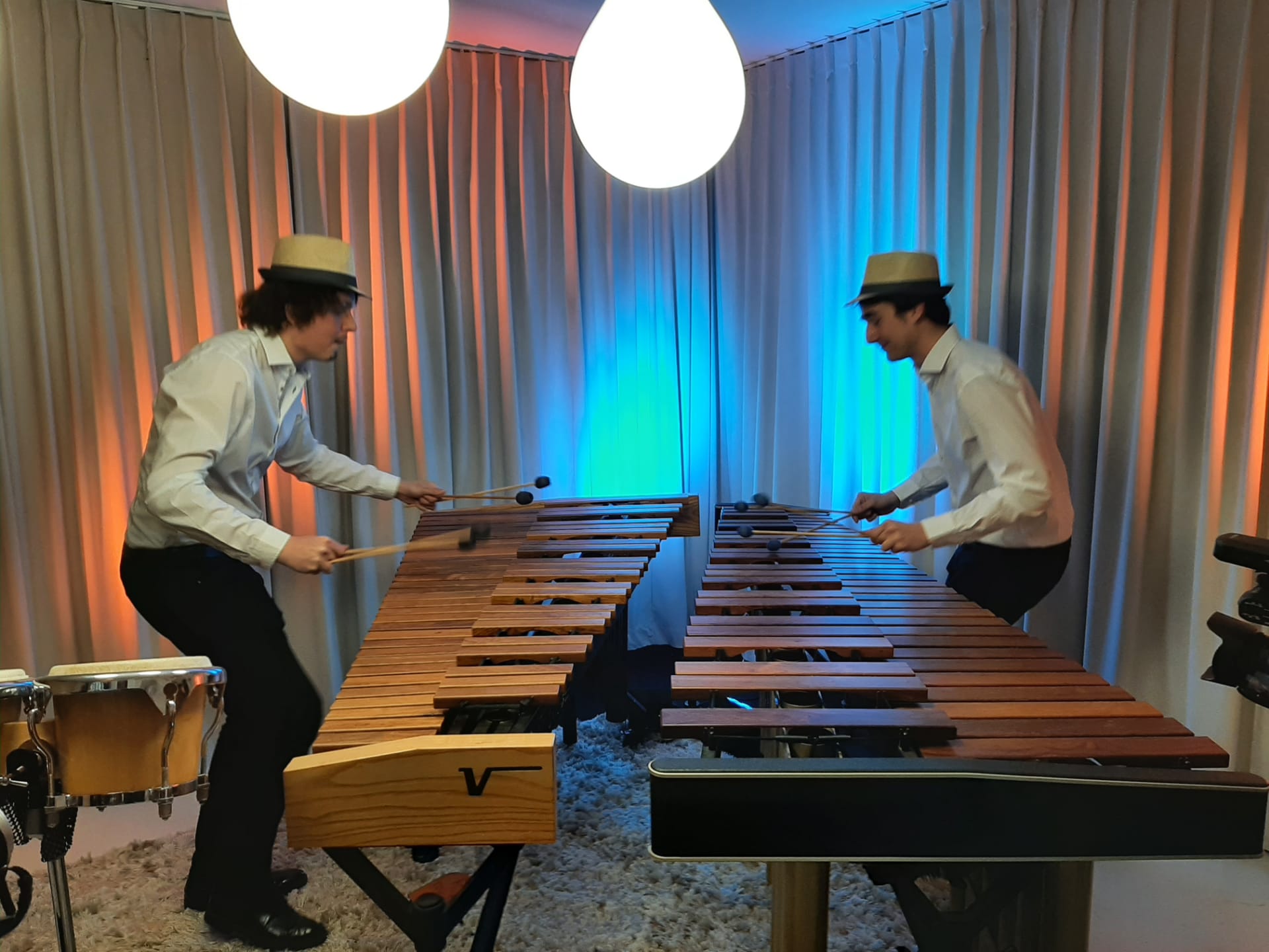 Op bezoek in de wondere wereld van de Marimbros