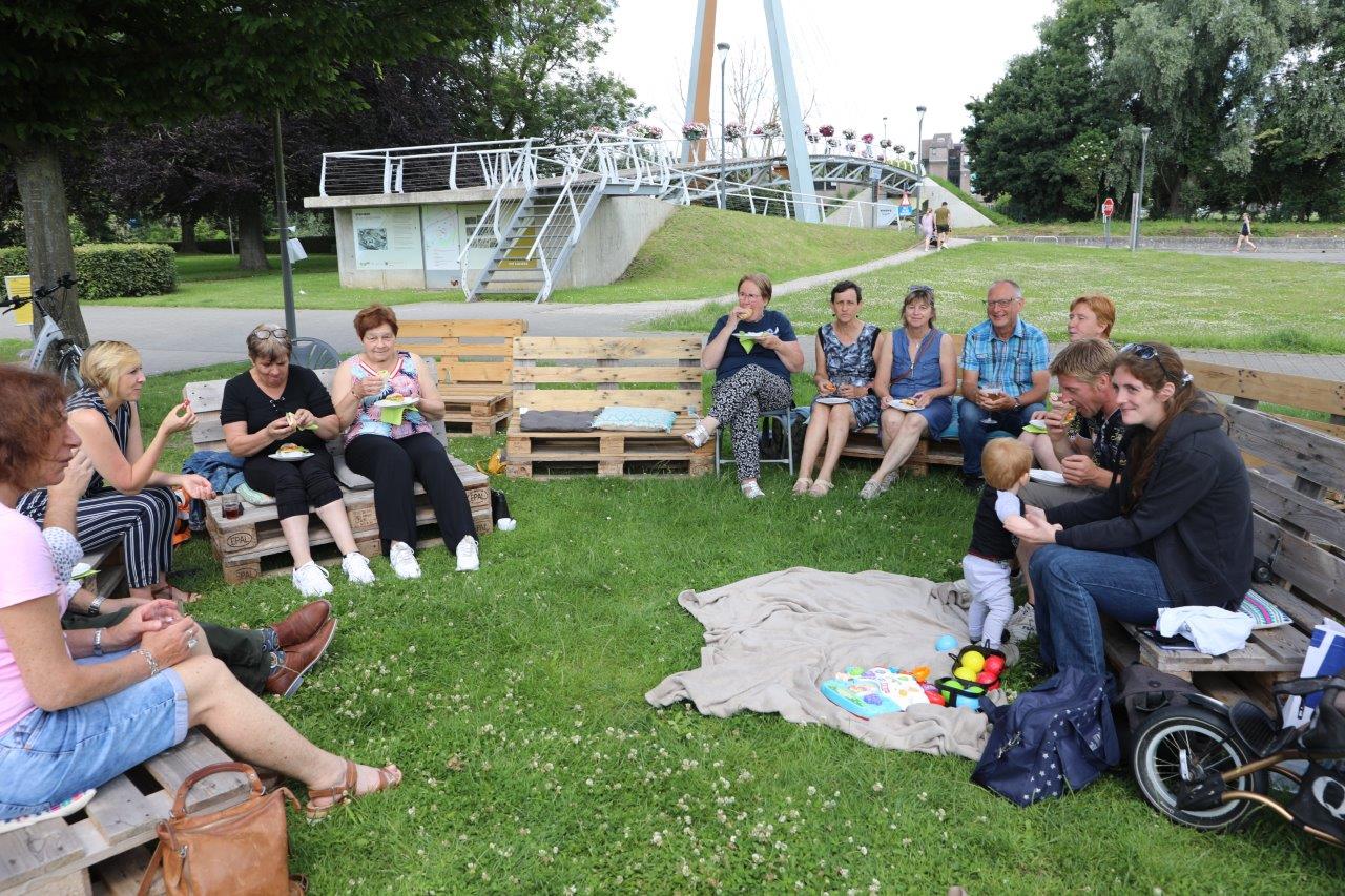 Zwerfvuiljagers genoten van bedankpicknick in het stadspark