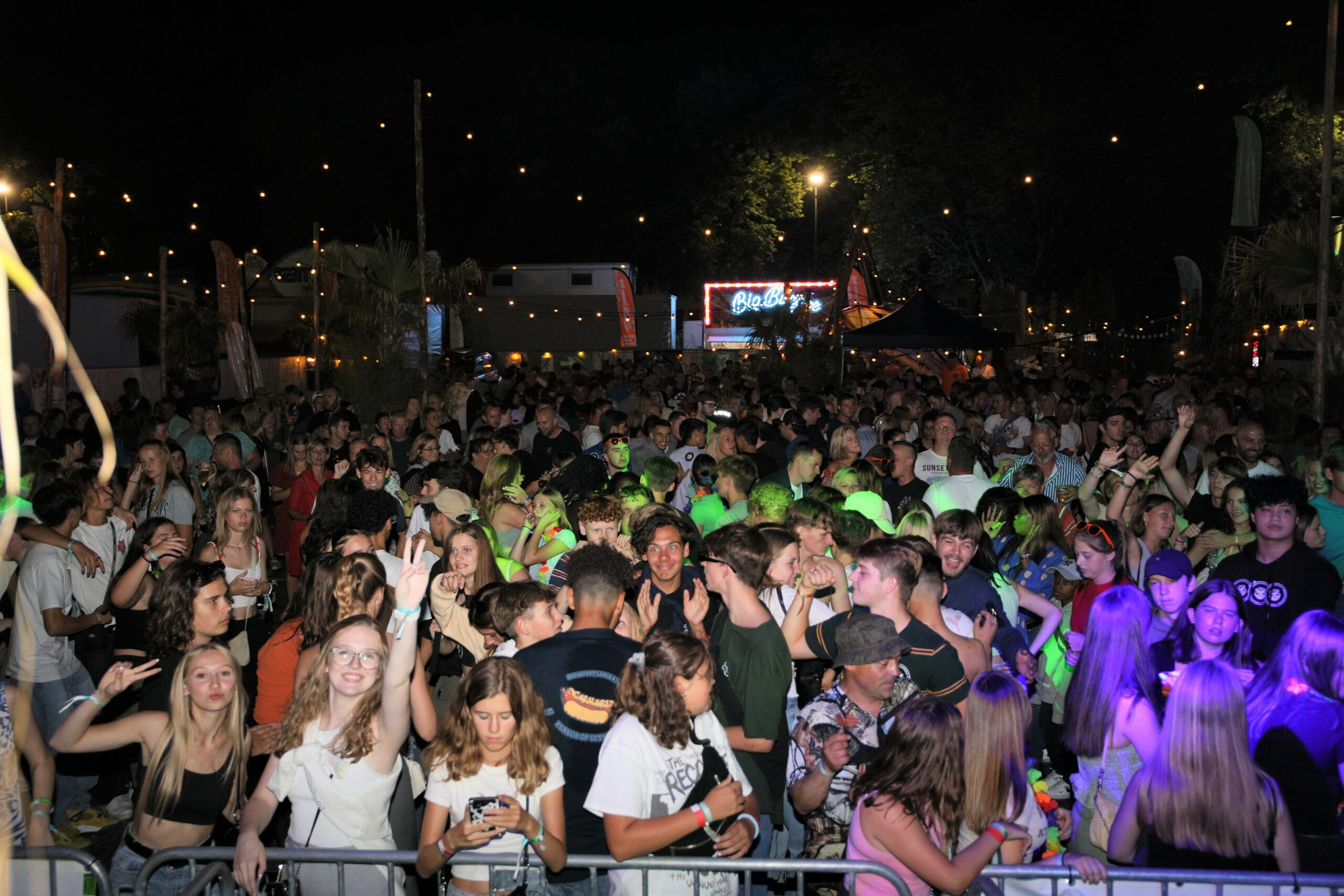 Volop ambiance op Tournee Generale en Rechteroever Feest