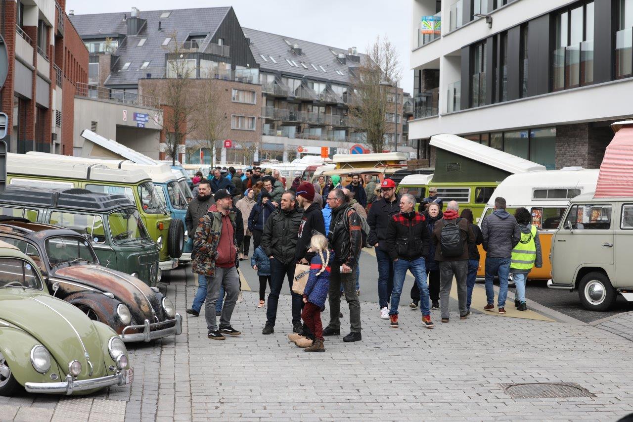 VW-kevers en -busjes lokten veel volk naar centrum