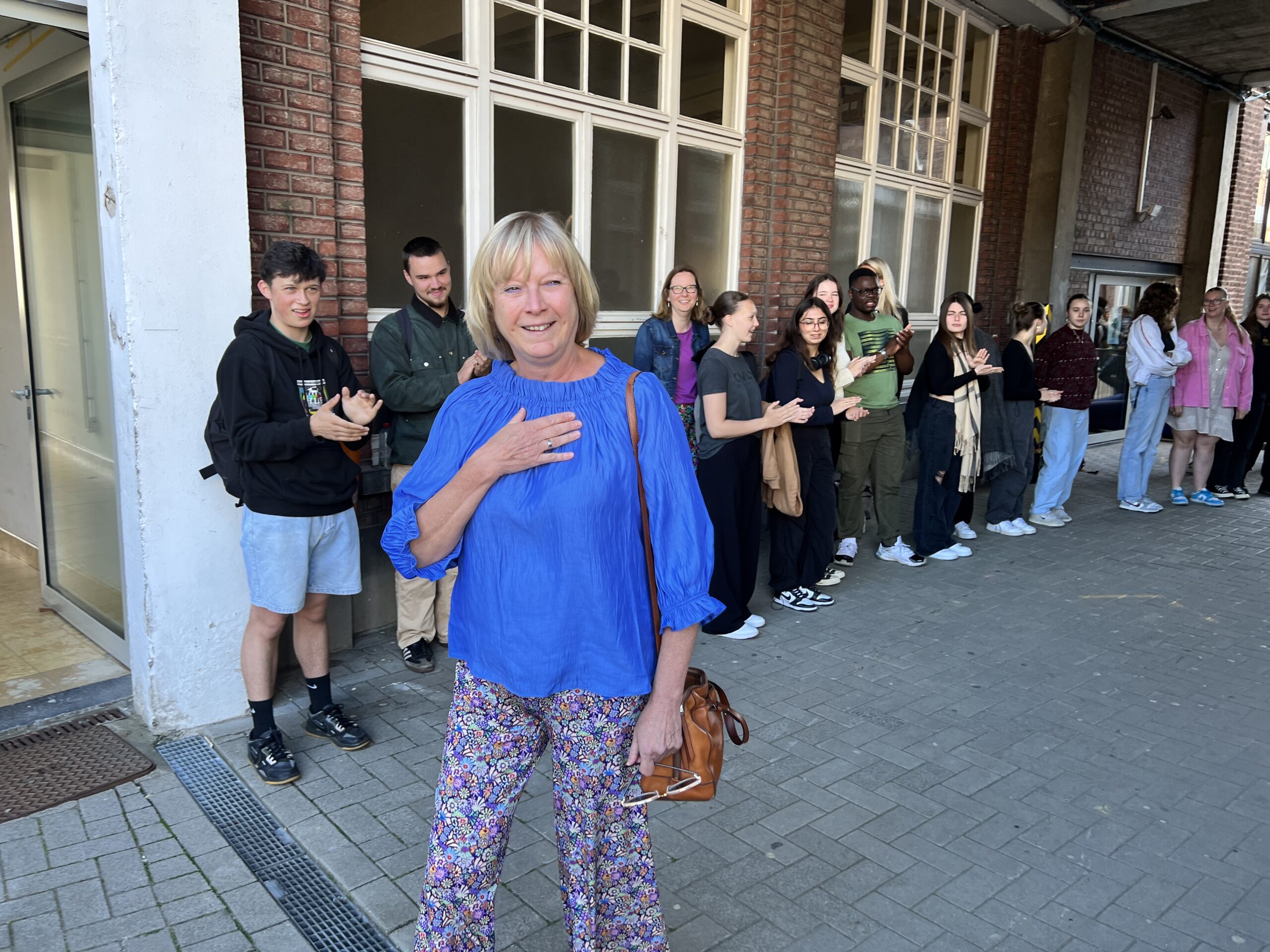 Hartencollege SON eert en viert pensioen directeur Karin Couck