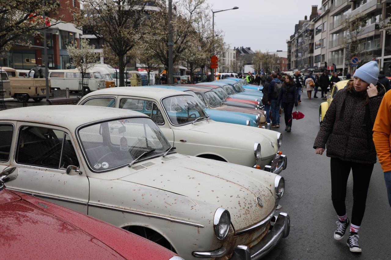 VW-kevers en -busjes overspoelden stadscentrum