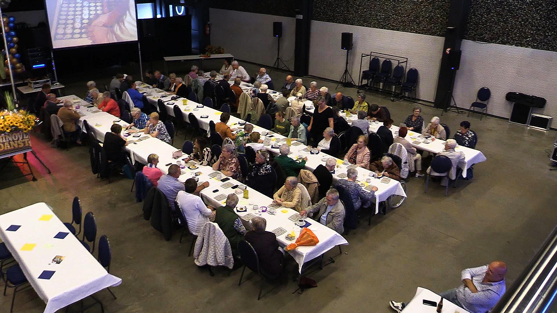Muziek- en bingonamiddag viel in de smaak