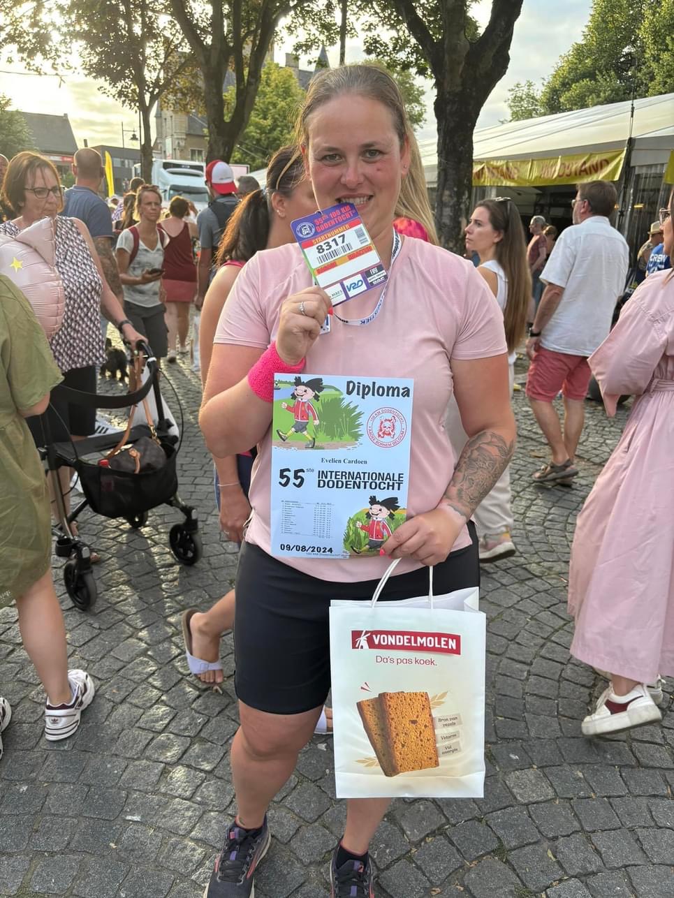 Evelien Cardoen haalt finish van Dodentocht