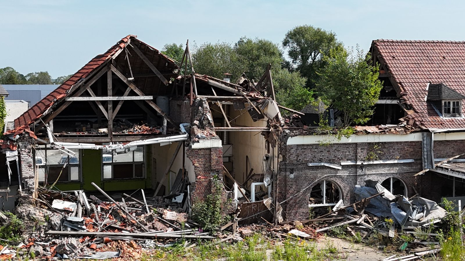 Dak voormalige Kaaischool gedeeltelijk ingestort