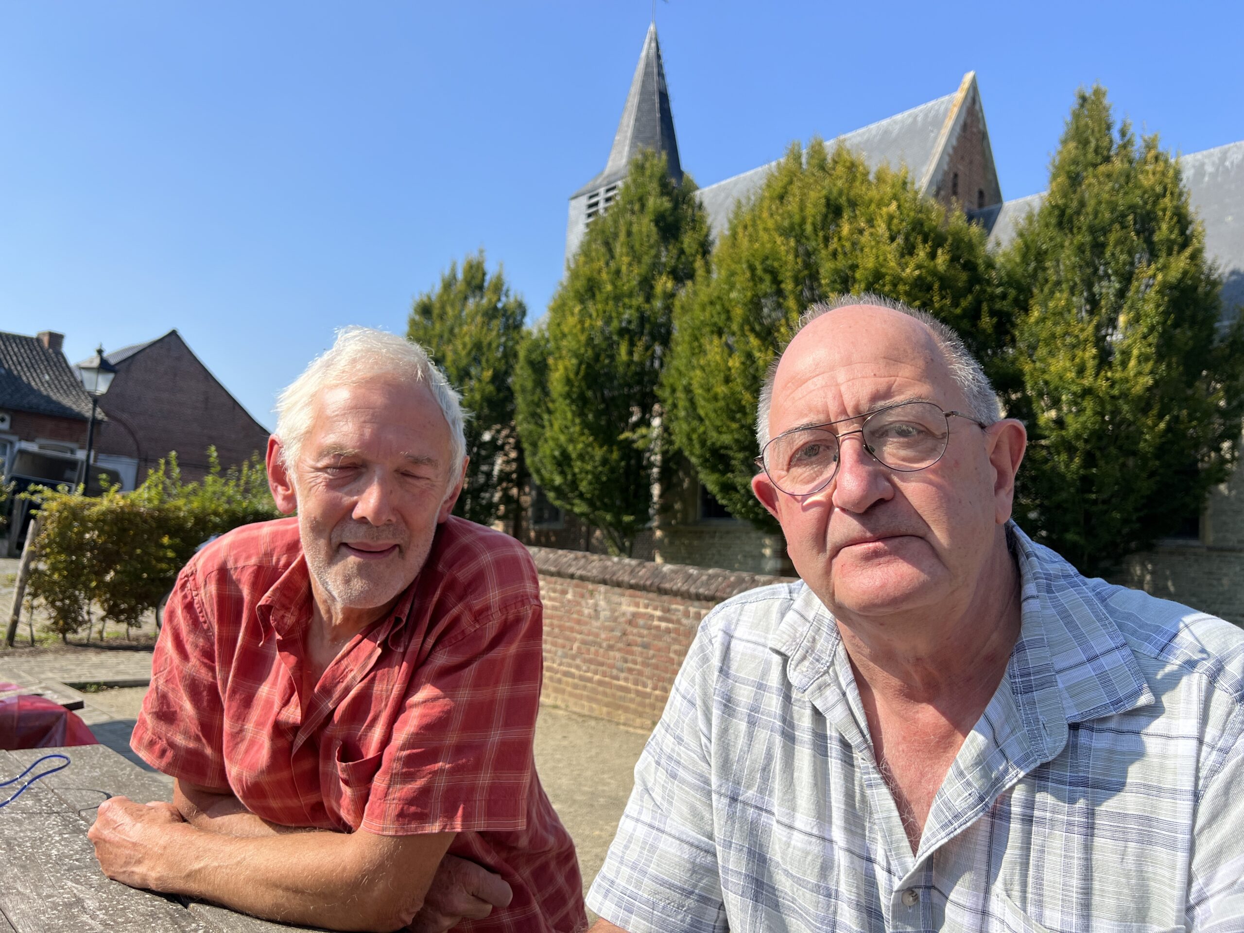 Dorpsgemeenschap na kwarteeuw terug op de foto