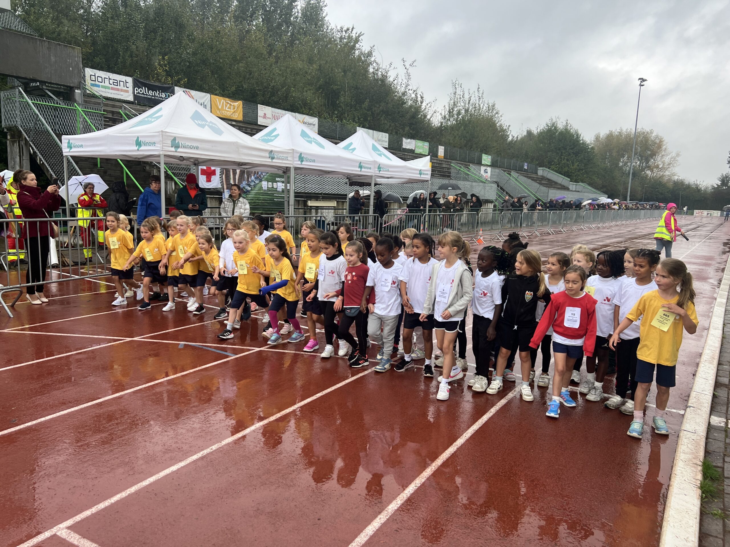 Drie dagen scholencross op en rond de atletiekpiste