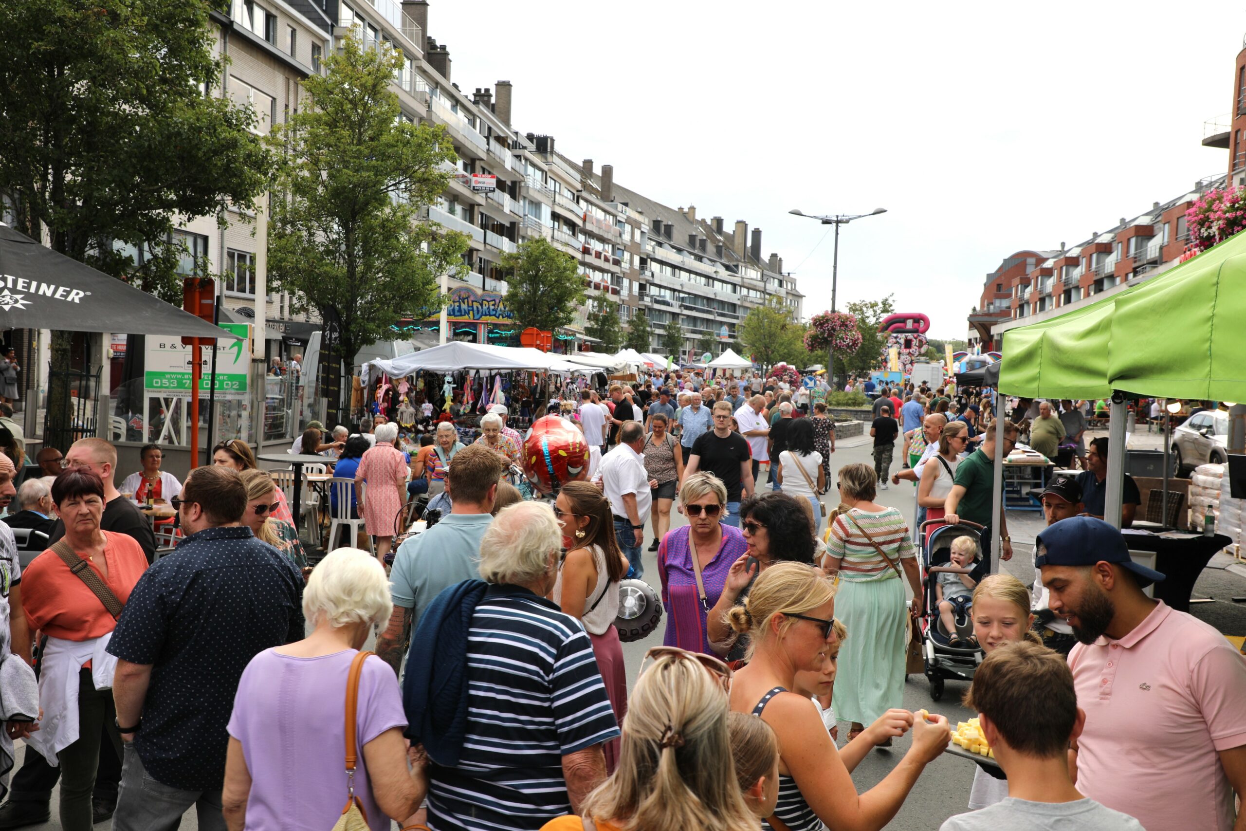 Jaarmarkt lokt duizenden bezoekers naar centrum