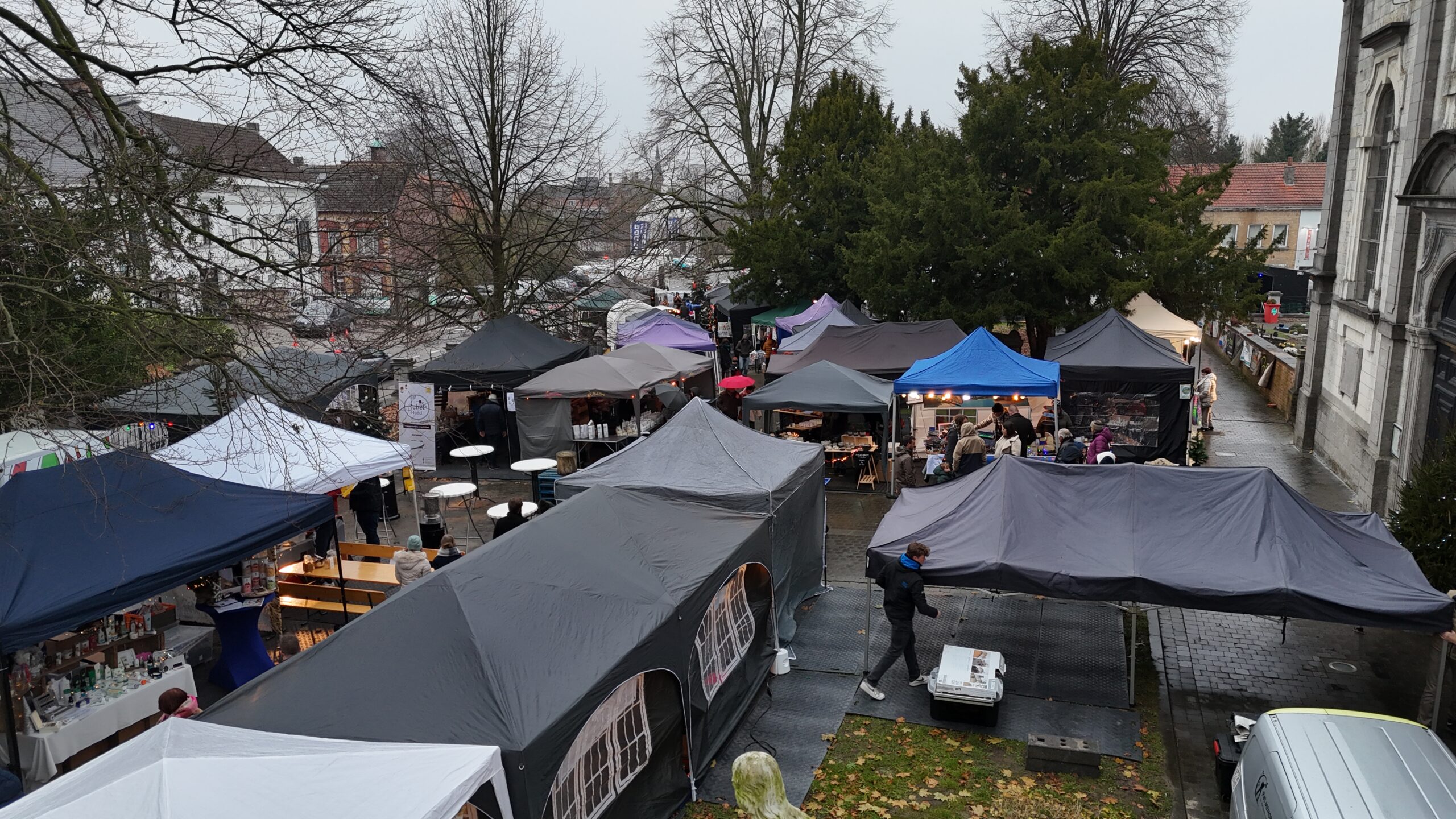 Veel volk en gezellige sfeer op Mieërbeekse kerstmarkt