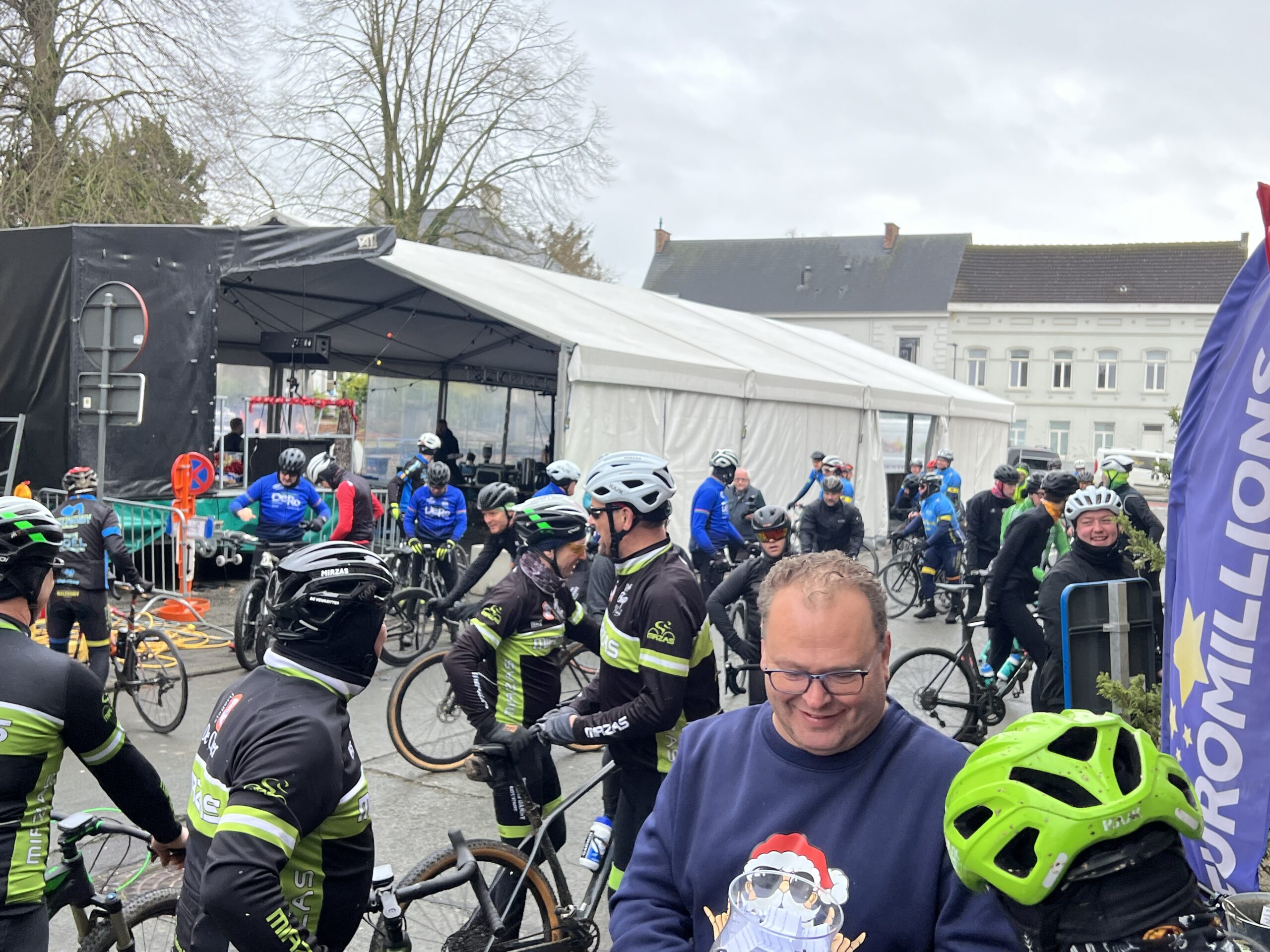 Fietsvrienden zijn Cary niet vergeten