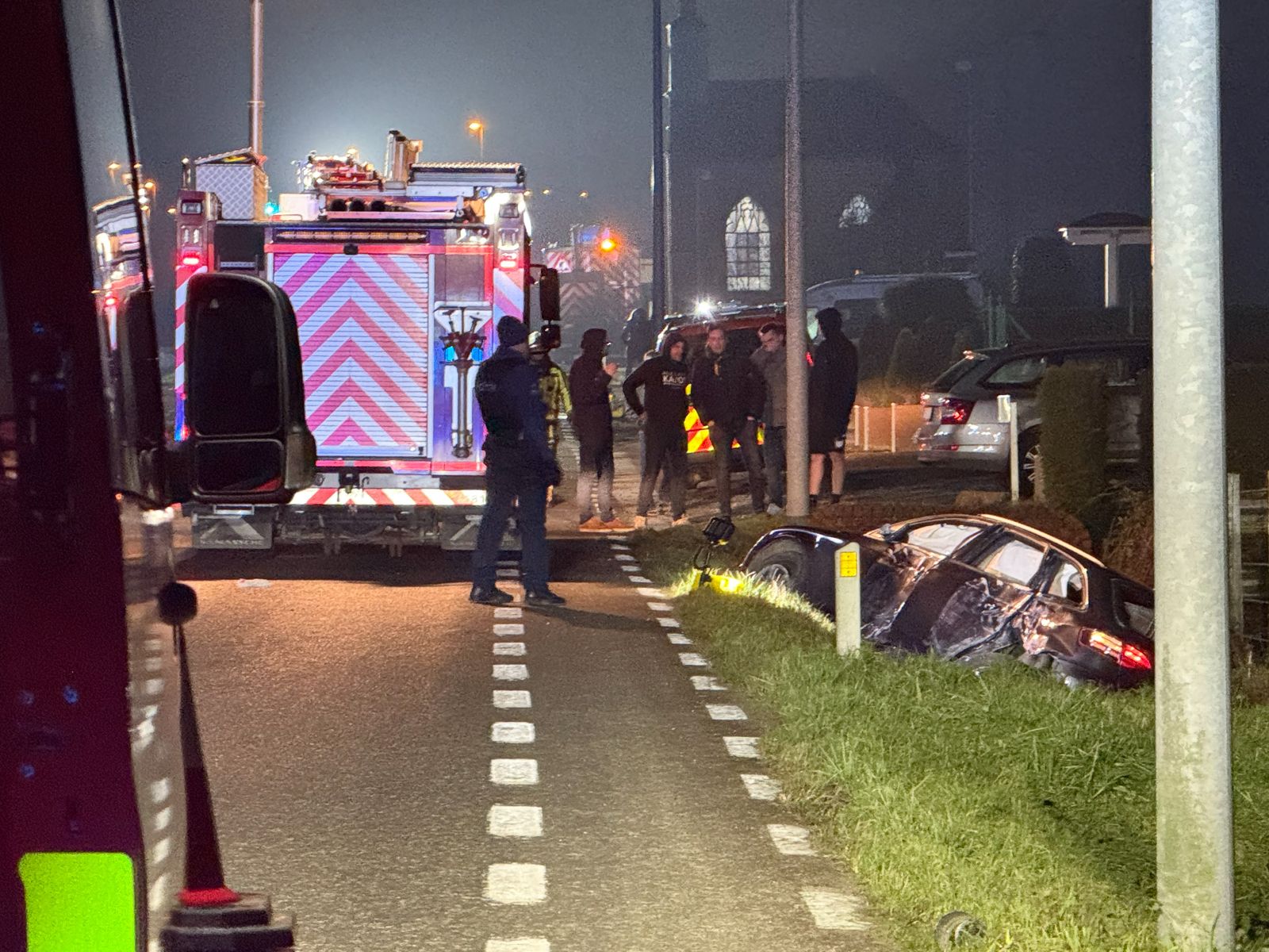Auto knalt tegen verlichtingspaal op Halsesteenweg/N28