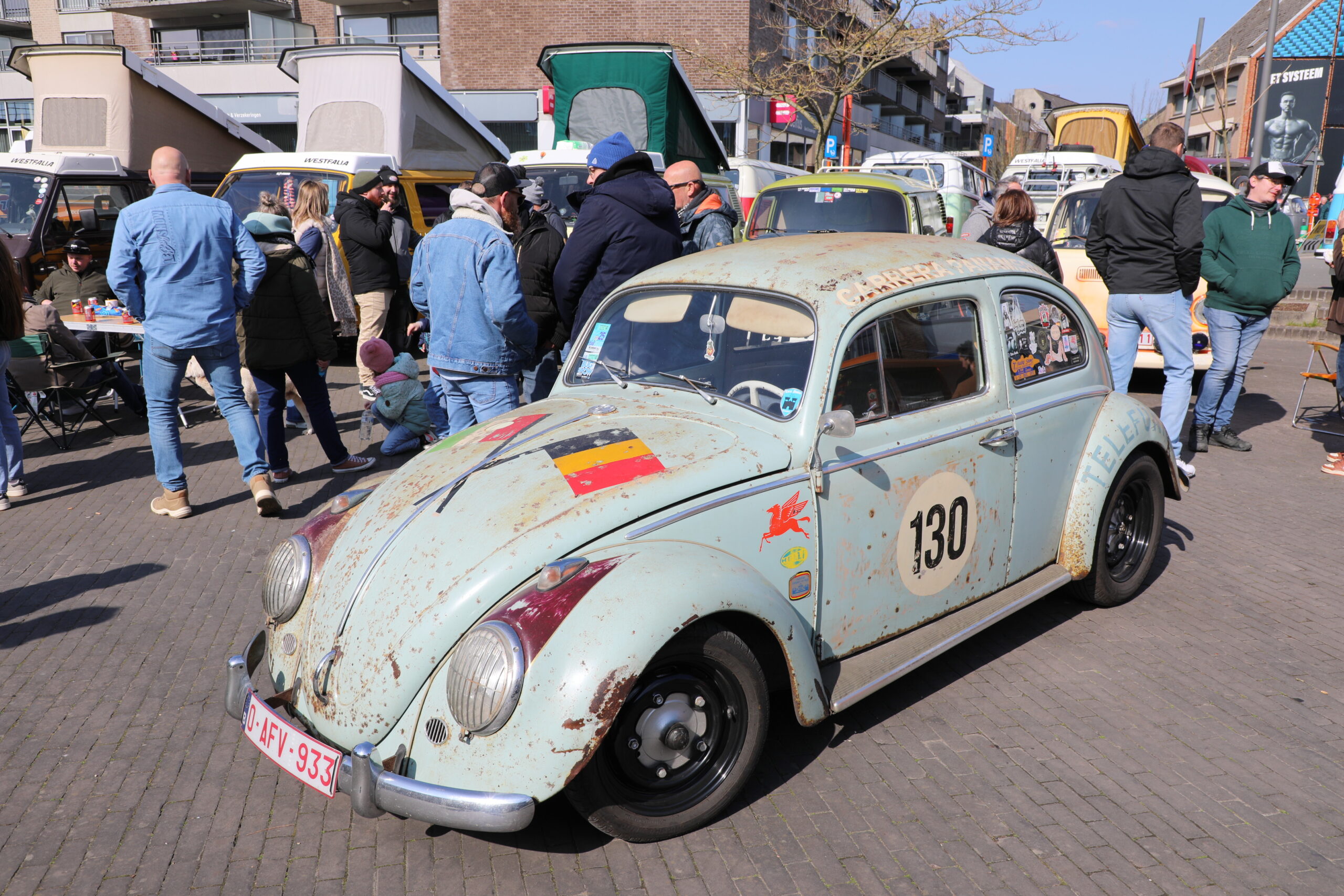 VW-busjes en -kevers overspoelden stadscentrum