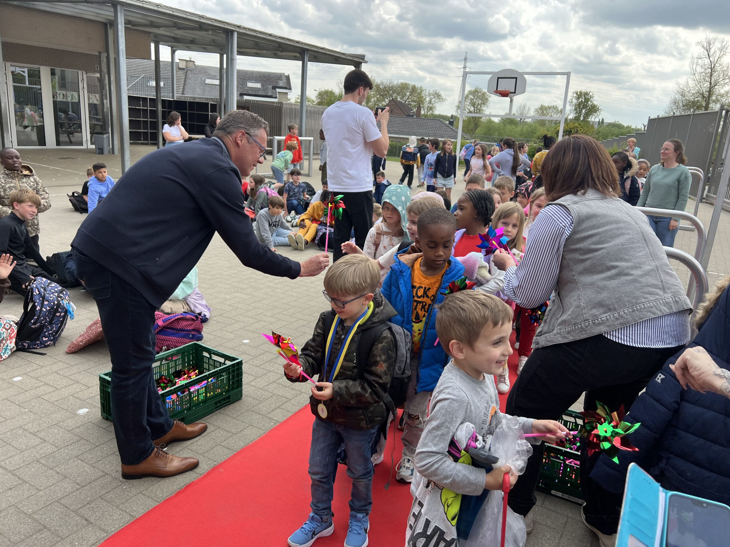 Rode loper voor meer dan 200 leerlingen basisschool Hartencollege