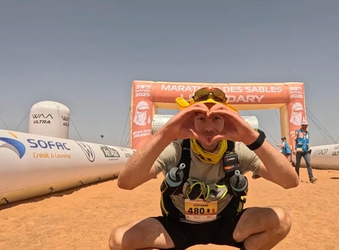 Stéphane liep 252 km door de Marokkaanse Sahara
