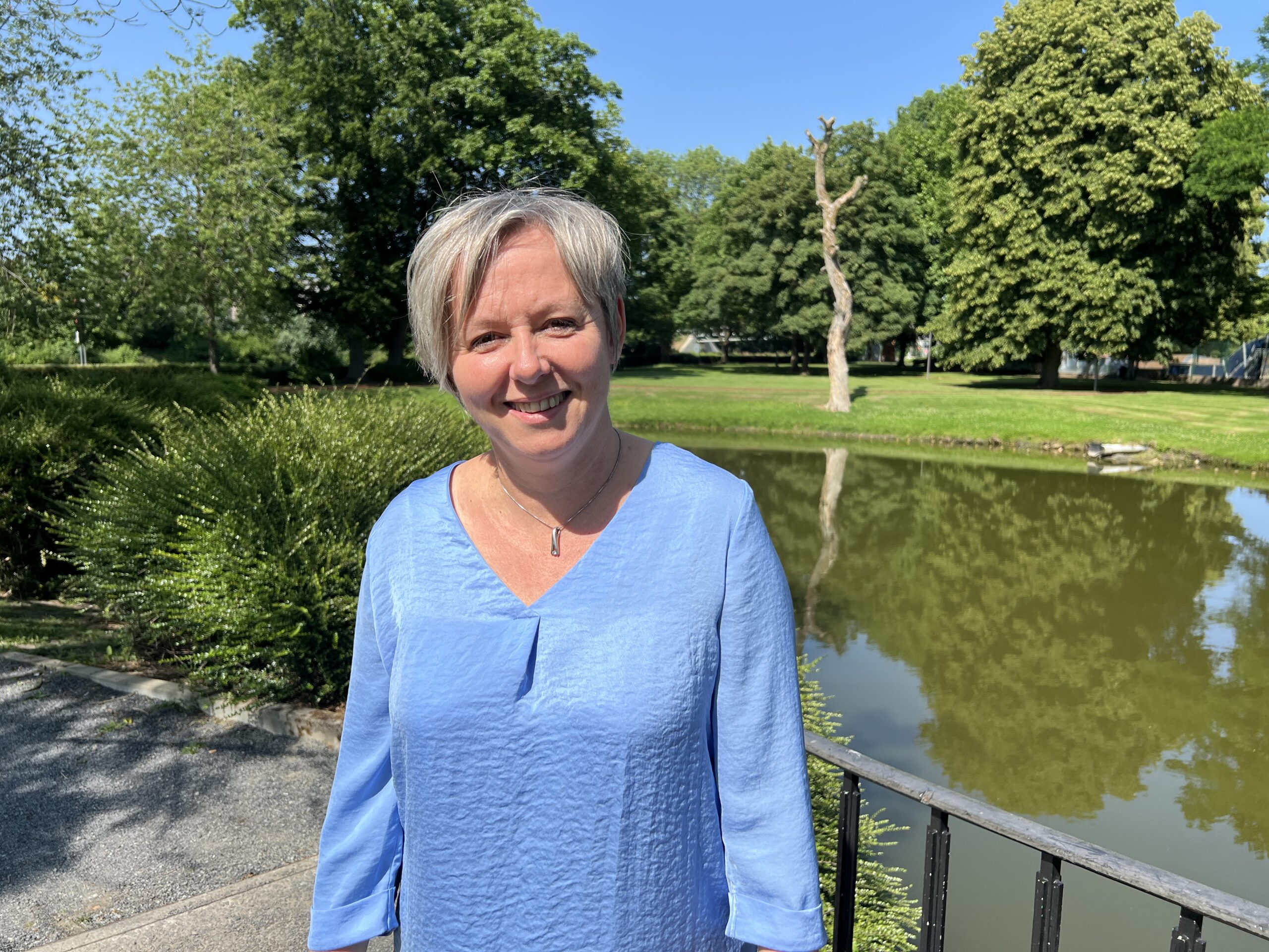 Krista De Kinder met debuutsingle ‘Zoveel keuzes in je leven’