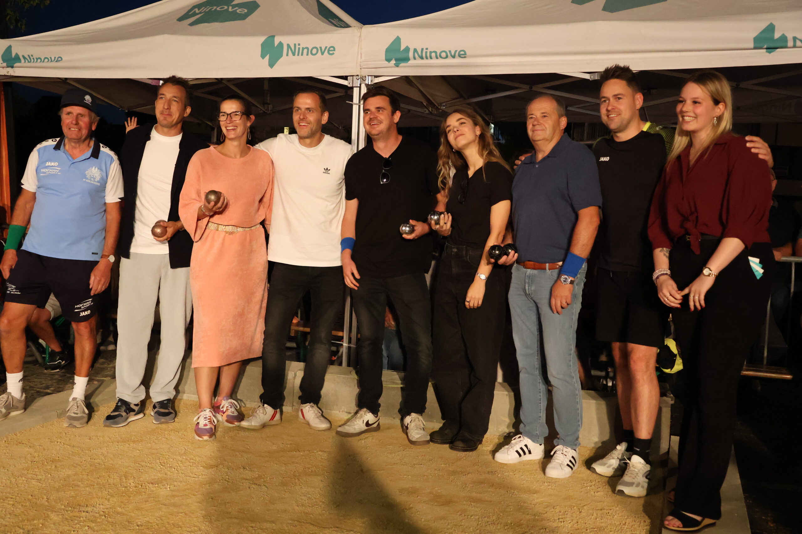 Bekende Ninovieters openden finaleweekend recreatief petanquetoernooi